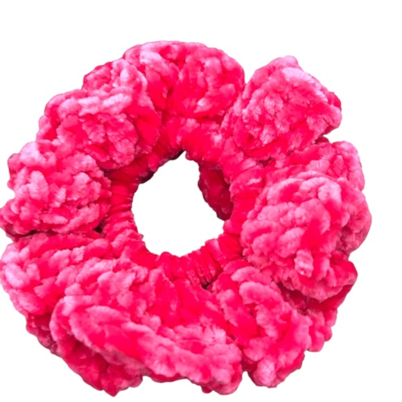 Free Love Hair Scrunchie - Luxe Velour Hair Tie - Picture 1 of 15